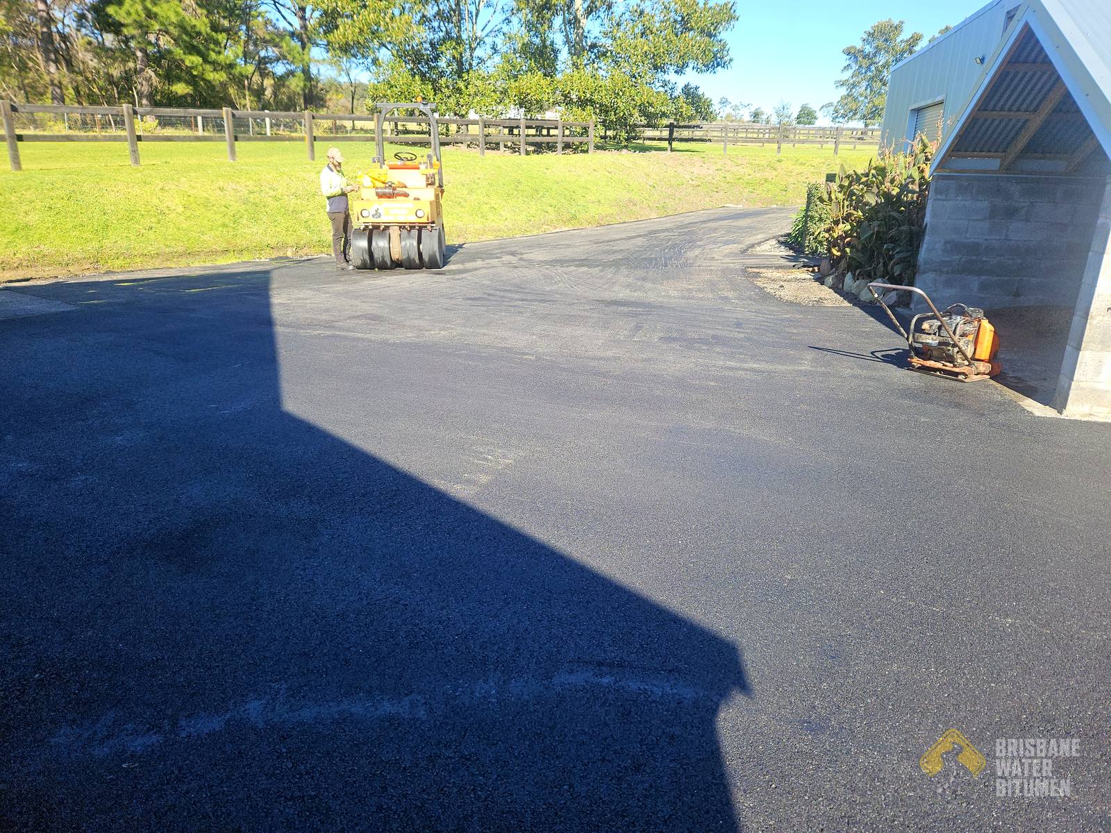 Residential Driveway Asphalting project photo 1