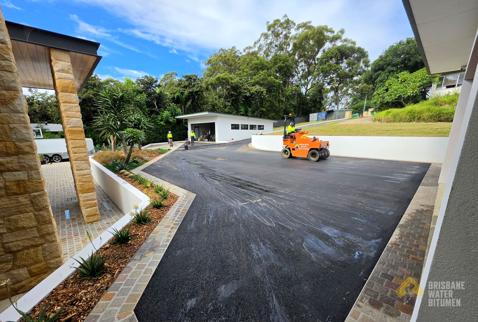 Large Residential Driveway project photo 1