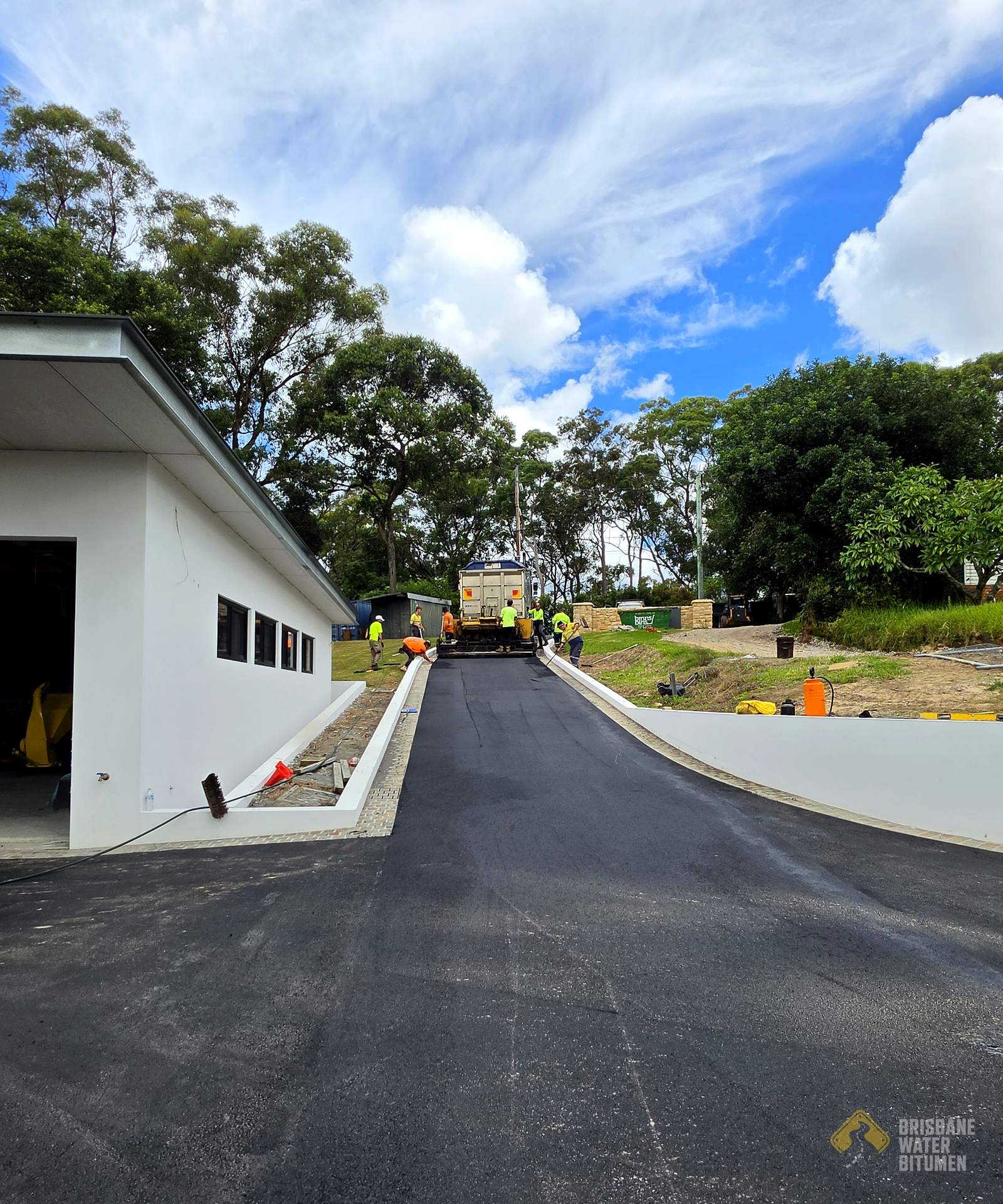 Large Residential Driveway project photo 4