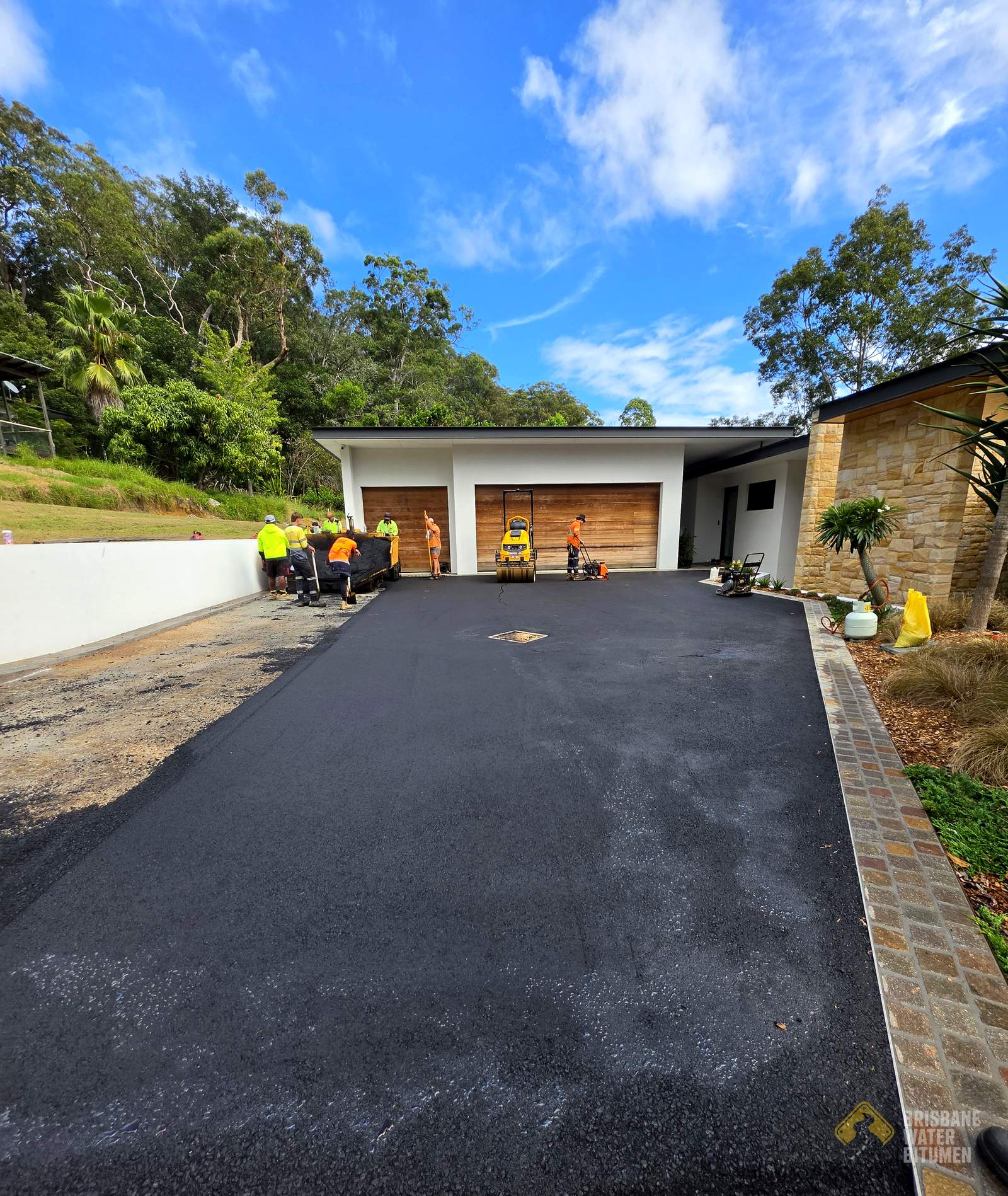Large Residential Driveway project photo 8
