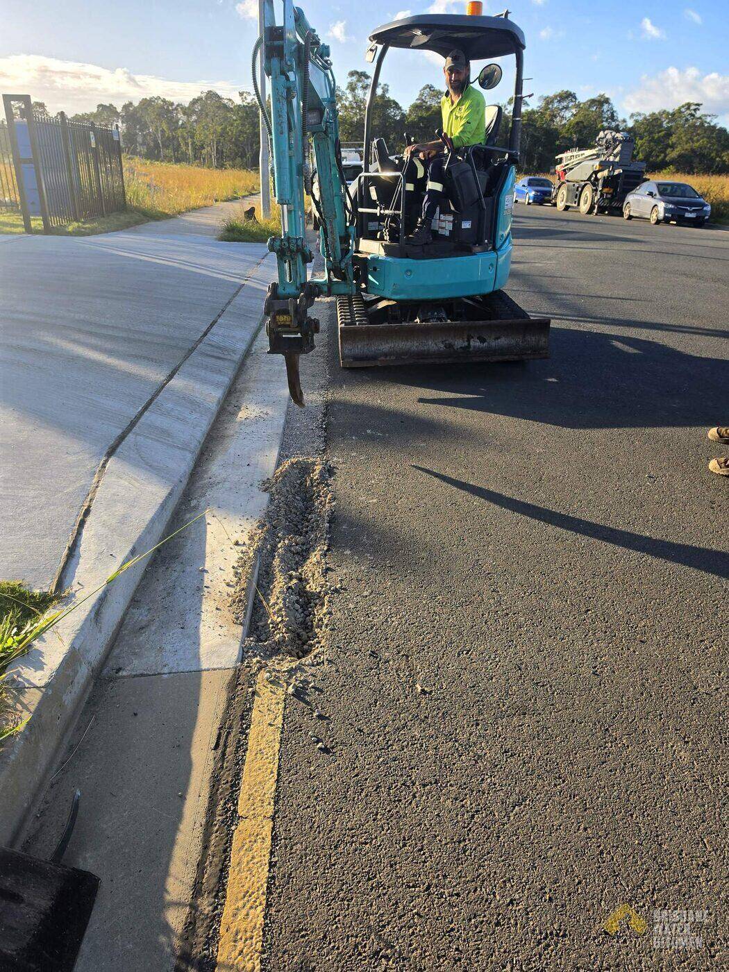 Road Shoulder Excavation project photo 1